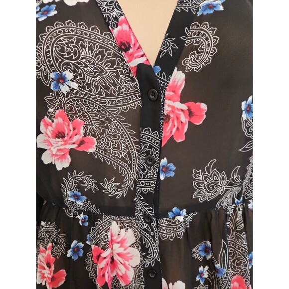 Torrid Top Hi Lo Button Front Roll Tab Sleeve Paisley And Floral Size 2 us 18-20 - Picture 4 of 10
